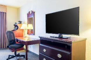 Room #27984017 at Quality Inn & Suites