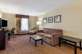 Room #48997411 at Comfort Inn & Suites Warsaw near US-30