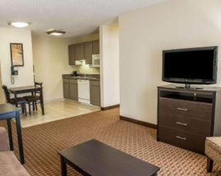 Room #48997411 at Comfort Inn & Suites Warsaw near US-30