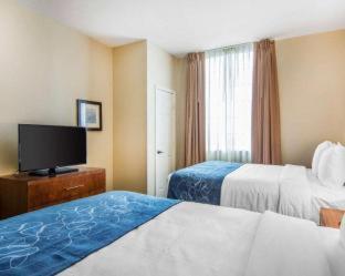 Room #27469311 at Comfort Suites Fredericksburg South