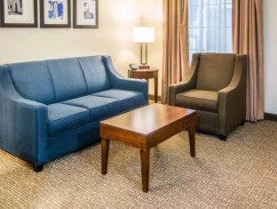 Room #27469311 at Comfort Suites Fredericksburg South