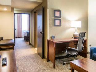 Room #27469311 at Comfort Suites Fredericksburg South