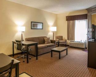 Room #48997414 at Comfort Inn & Suites Warsaw near US-30