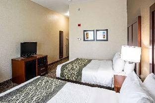 Room #40367959 at Comfort Inn & Suites Independence