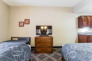 Room #49076706 at Comfort Suites Pineville - Ballantyne Area