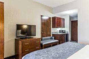 Room #49076707 at Comfort Suites Pineville - Ballantyne Area