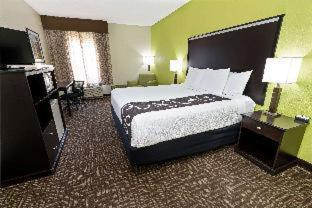 Room #46016214 at La Quinta Inn & Suites by Wyndham Fruita