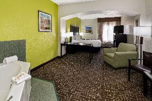 Room #46016214 at La Quinta Inn & Suites by Wyndham Fruita
