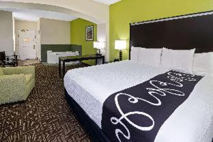 Room #46016214 at La Quinta Inn & Suites by Wyndham Fruita