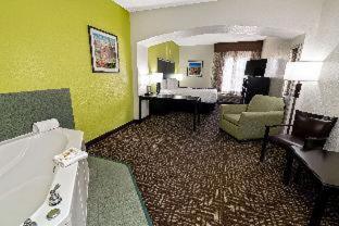 Room #46016214 at La Quinta Inn & Suites by Wyndham Fruita