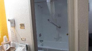 Room #7689311 at Baymont by Wyndham Murfreesboro