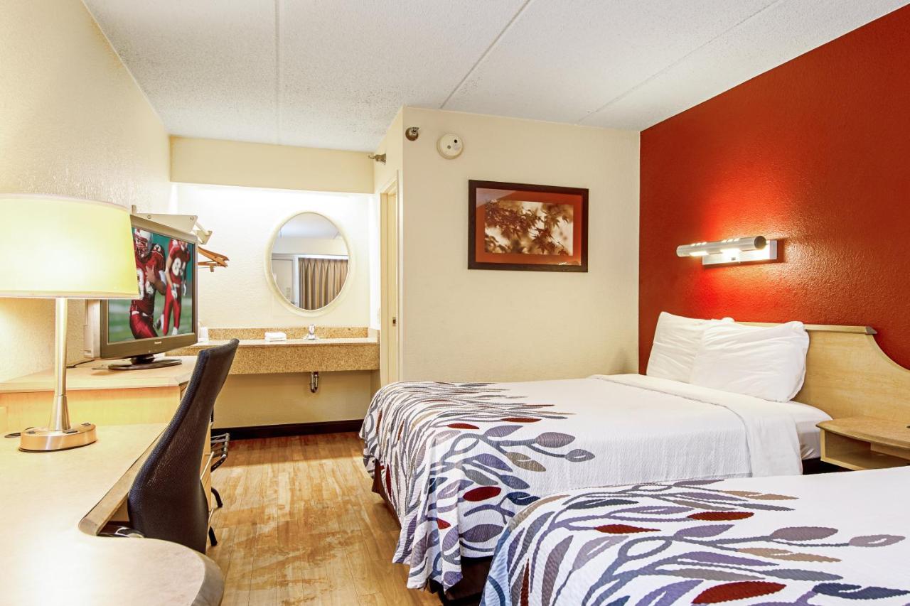 Double Room with Two Double Beds - Smoke Free at Red Roof Inn Hilton Head Island