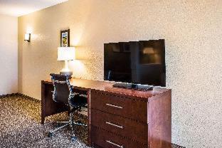 Room #5665112 at Comfort Inn & Suites Niagara Falls Blvd USA