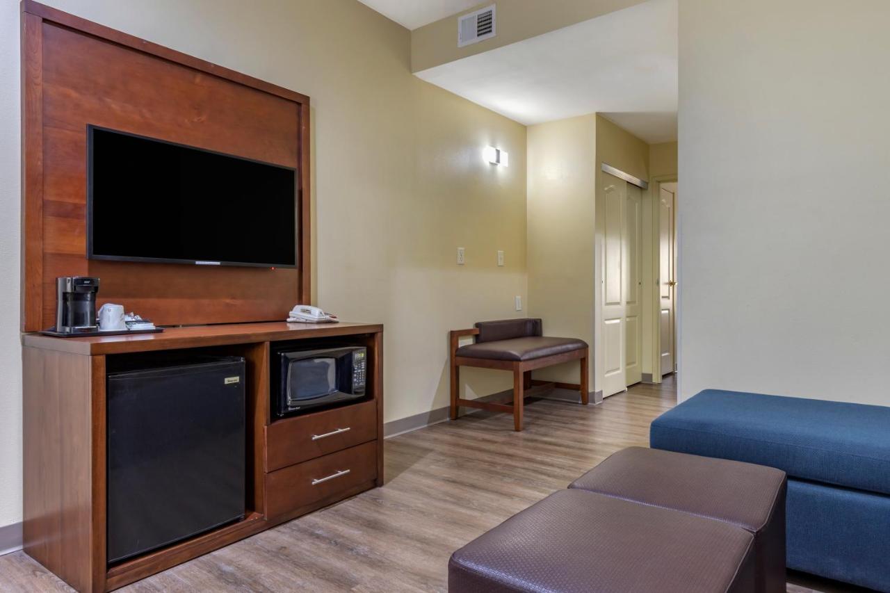 One-Bedroom King Suite - Non-Smoking at Comfort Inn & Suites High Point - Archdale