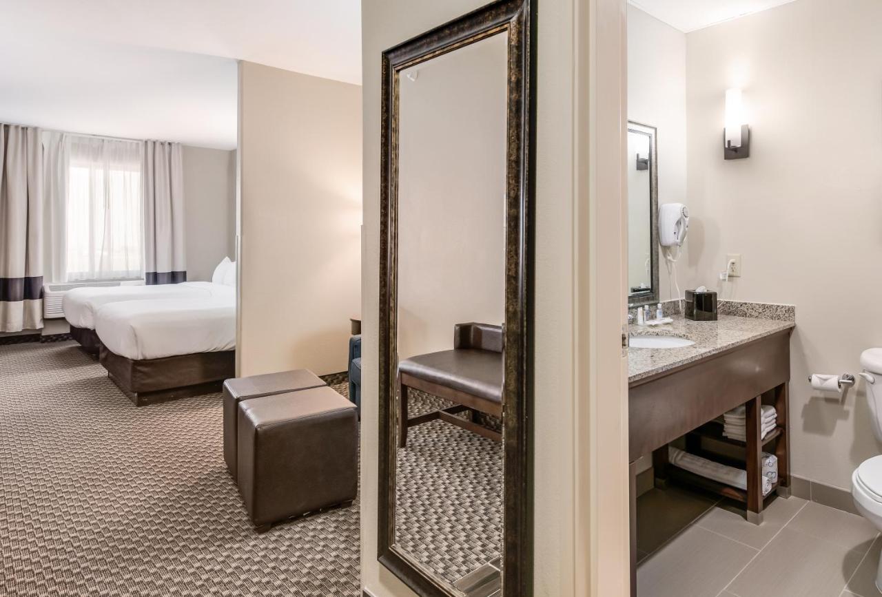 Queen Suite with Two Queen Beds - Non-Smoking at Comfort Suites Fort Stockton