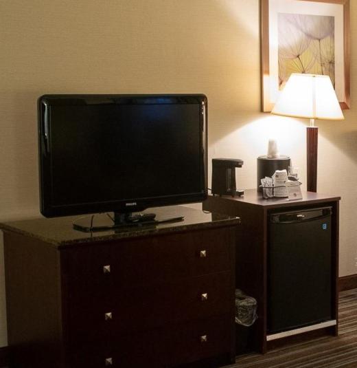 King Room - Non-Smoking at Lockport Hotel