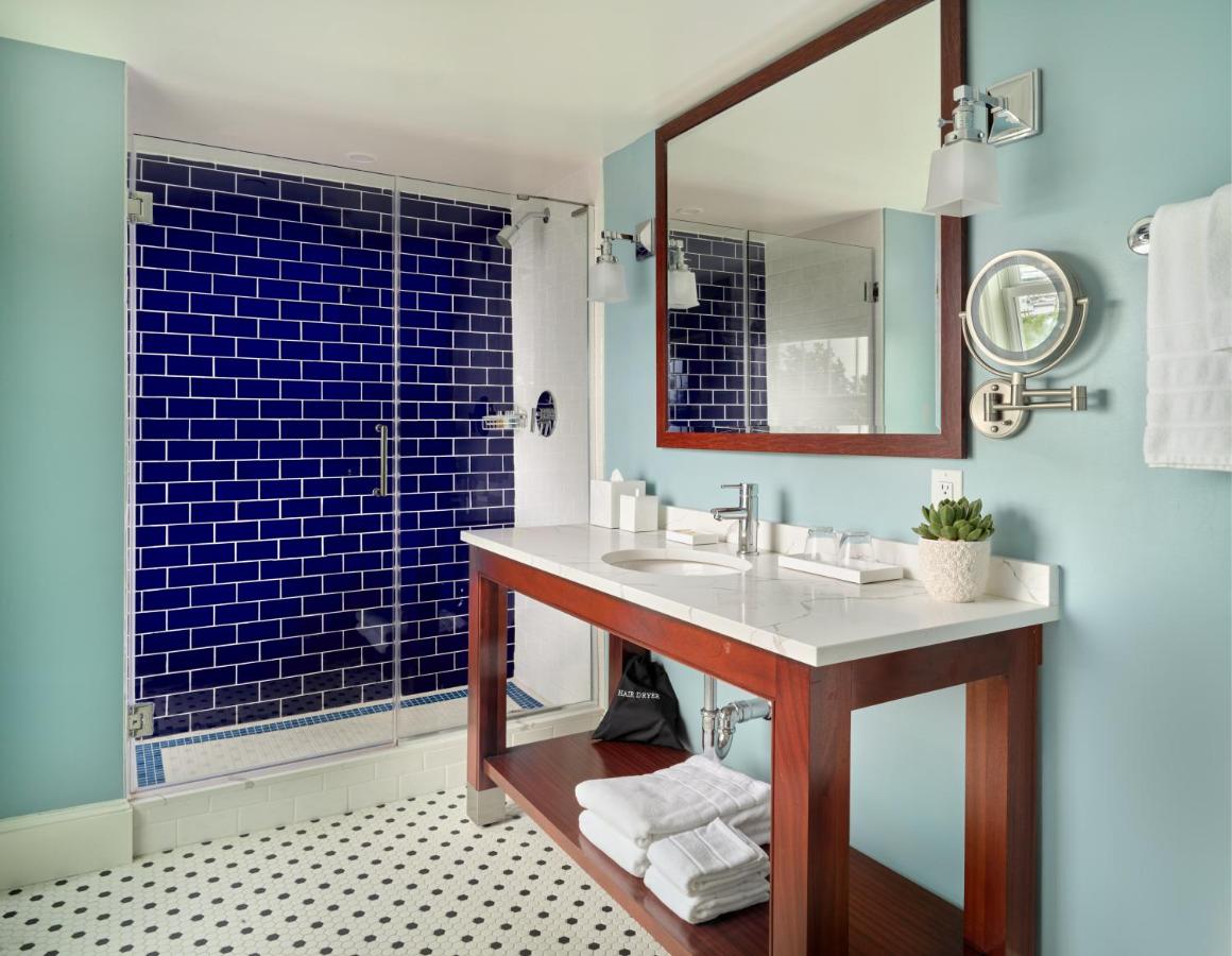Historic Building Ocean View Junior Suite at Harbor View Hotel