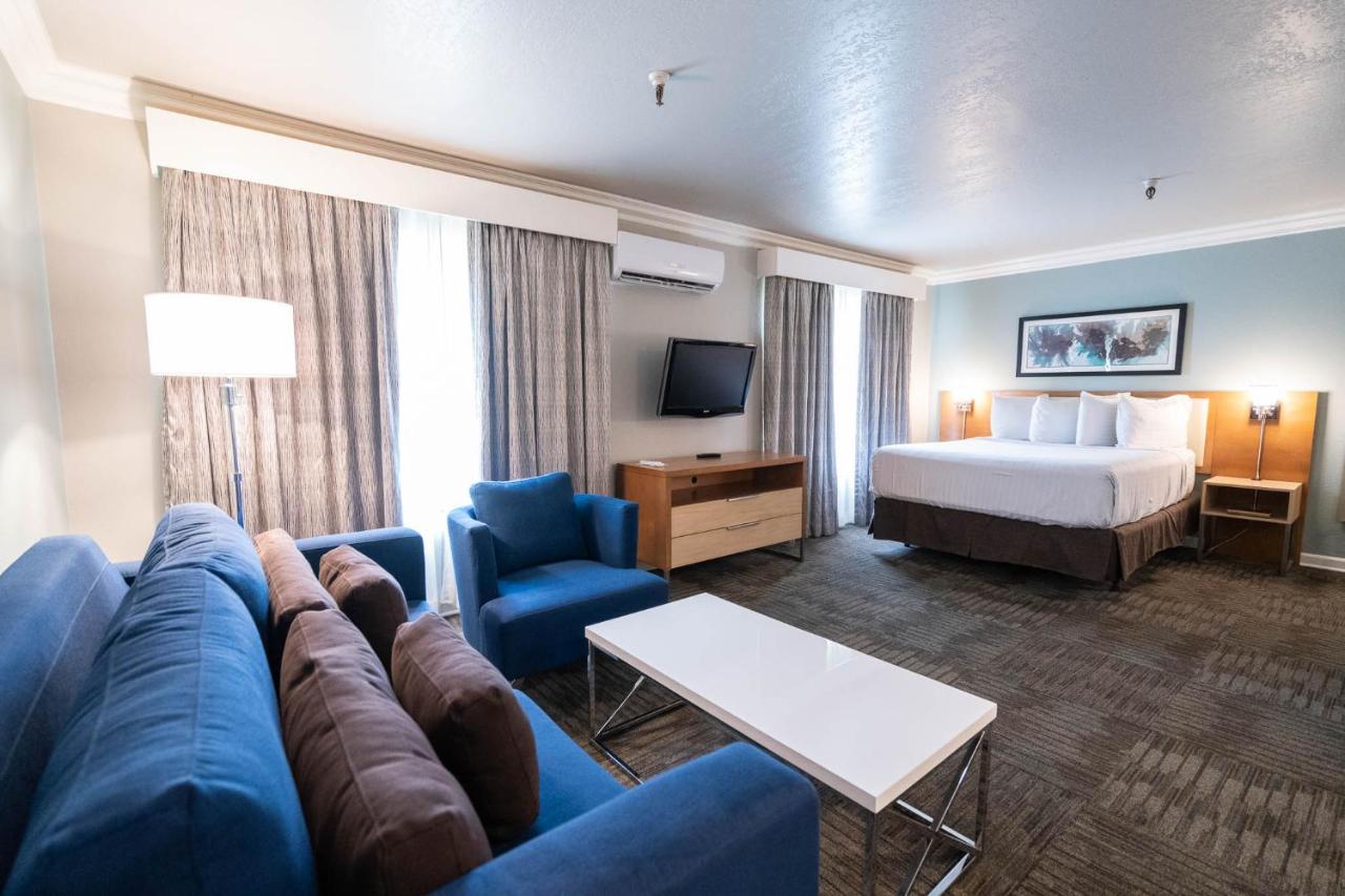 Extended Stay Two-Bedroom Suite at Alexis Park All Suite Resort