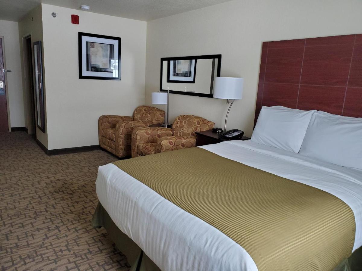 Queen Room at Cobblestone Inn & Suites - Barron