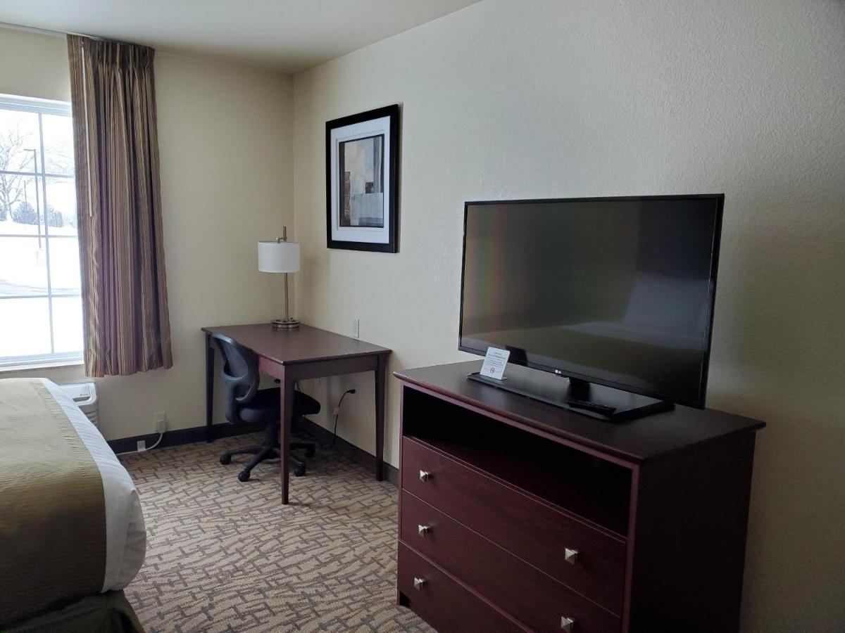 Queen Room at Cobblestone Inn & Suites - Barron