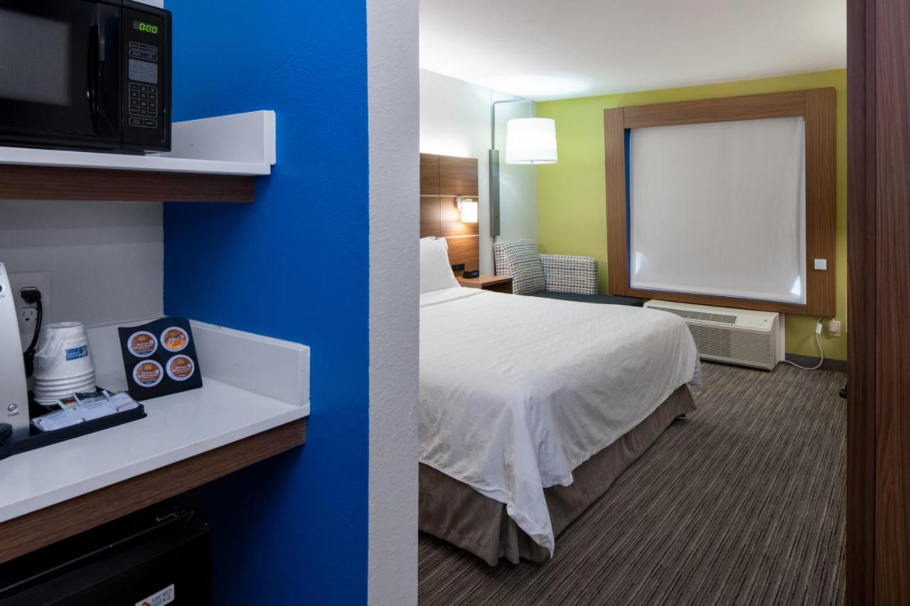 Standard Room at Holiday Inn Express Arlington by IHG