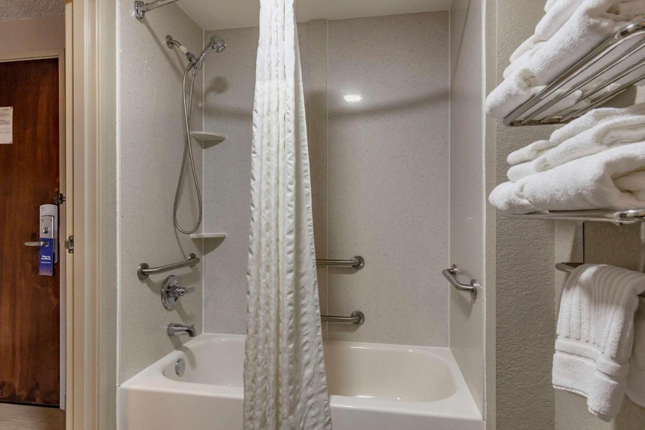 King Suite - Non-Smoking at Comfort Suites Pineville - Ballantyne Area