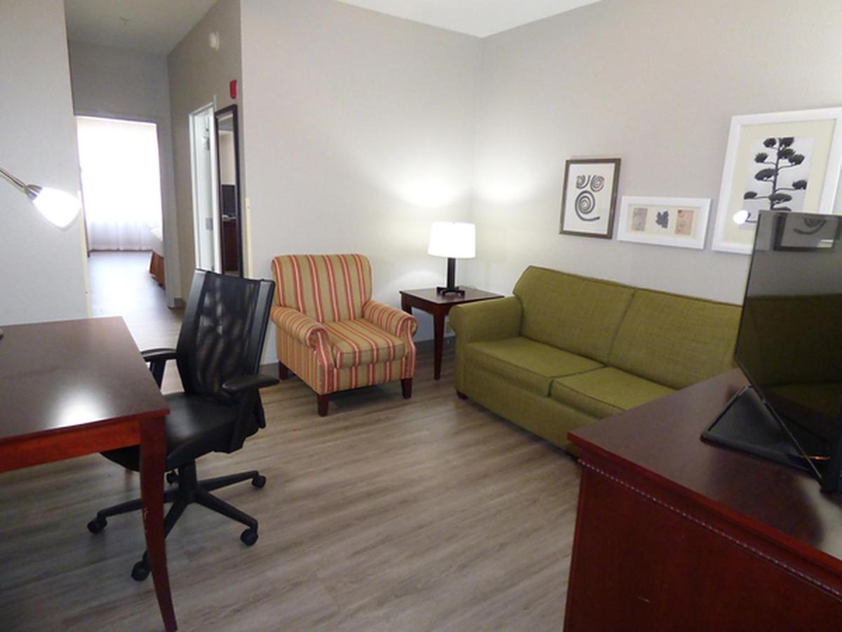 One-Bedroom Queen Suite with Two Queen Beds - Non-Smoking at Country Inn & Suites by Radisson, Biloxi-Ocean Springs, MS