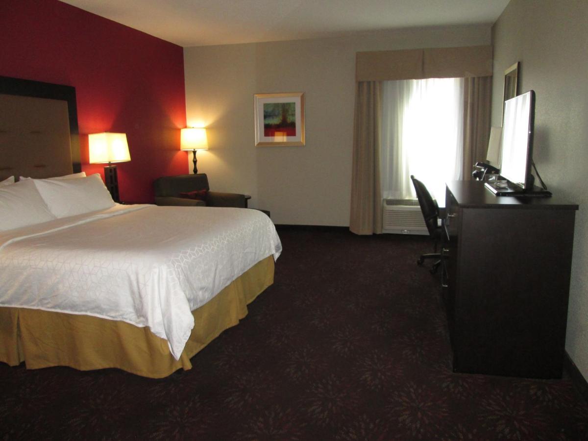 Executive King Room - Non-Smoking at Holiday Inn Express Cloverdale - (Greencastle) by IHG