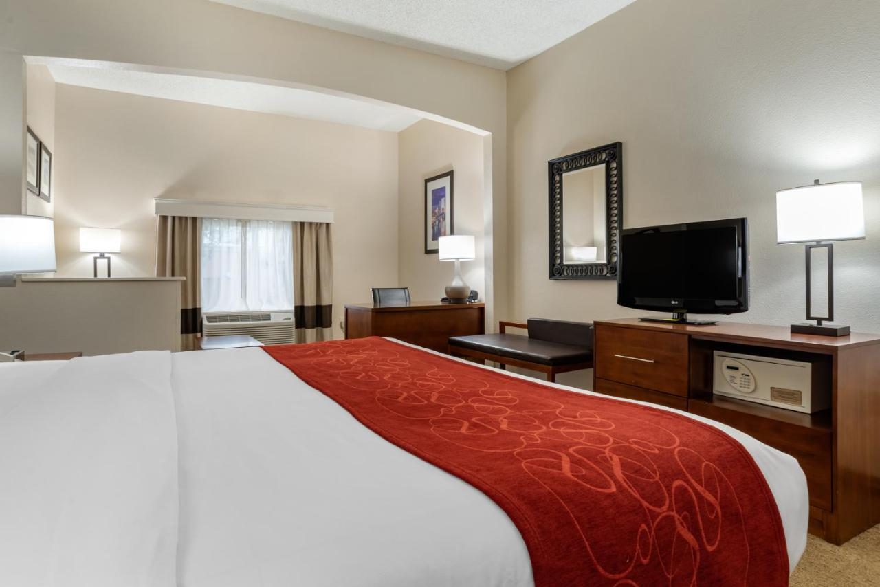 King Suite - Accessible/Non-Smoking at Comfort Suites Jacksonville Airport