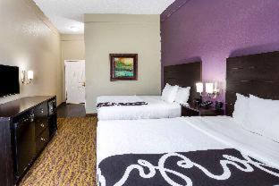 Room #46462426 at La Quinta Inn & Suites by Wyndham Laredo Airport