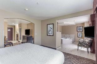 Room #41255536 at La Quinta Inn & Suites by Wyndham Meridian / Boise West