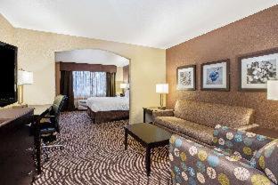 Room #41255536 at La Quinta Inn & Suites by Wyndham Meridian / Boise West