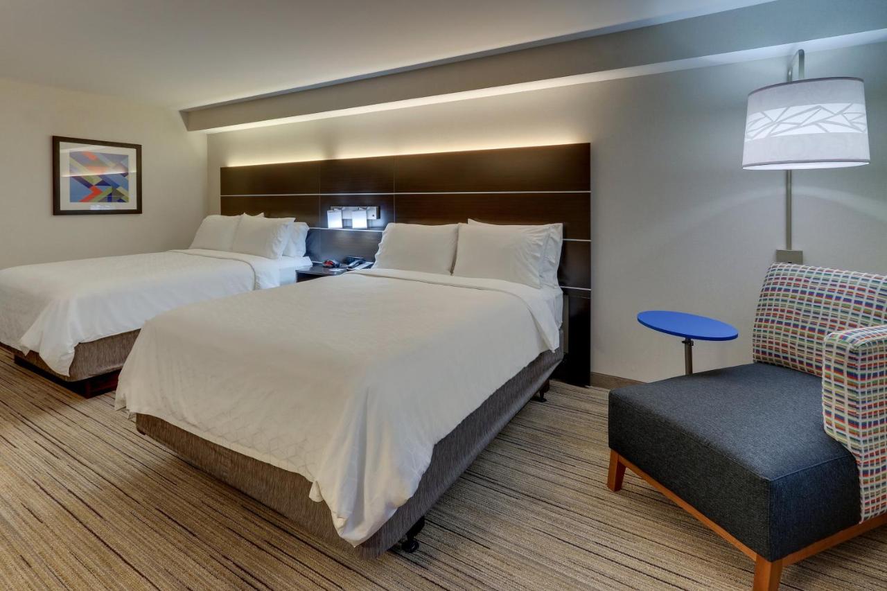 Twin Room - Hearing Accessible at Holiday Inn Express & Suites Troy by IHG