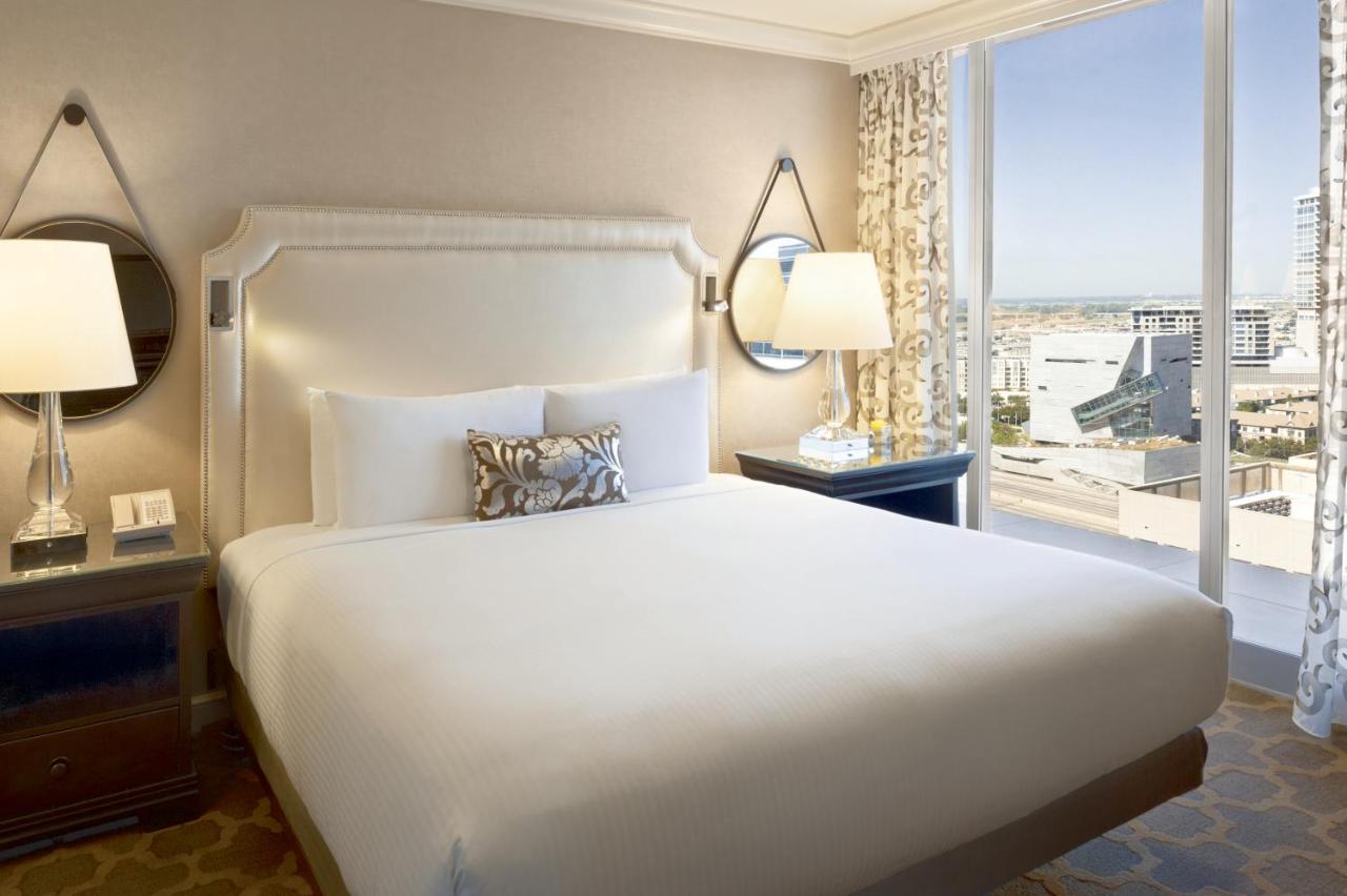 Queen Room at Fairmont Dallas