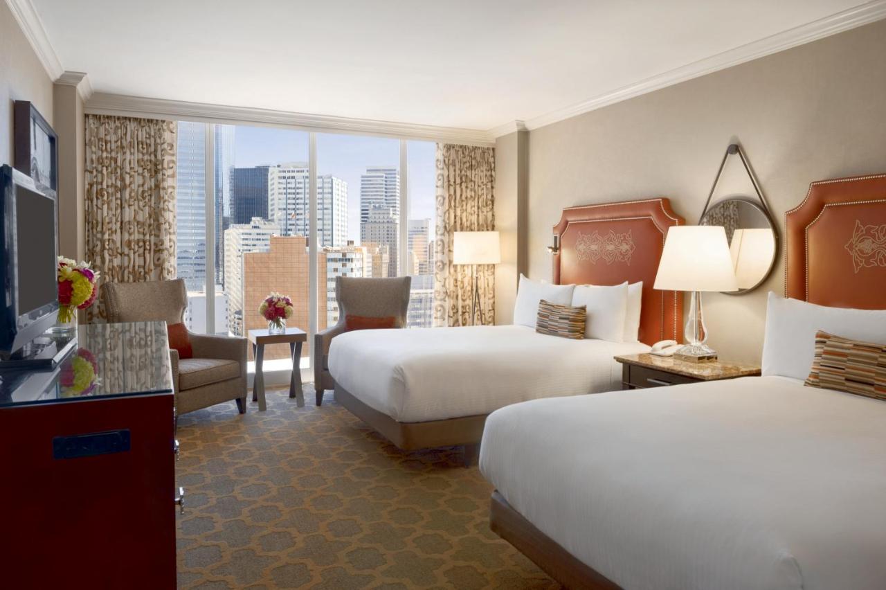 Deluxe Double Room at Fairmont Dallas