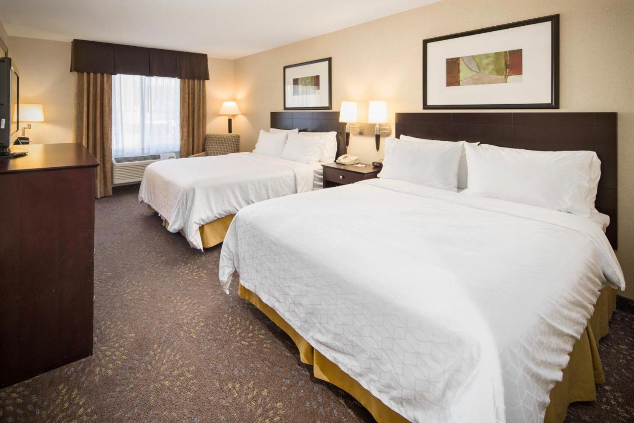 Queen Room with Two Queen Beds at AmericInn by Wyndham Hill City Mt Rushmore
