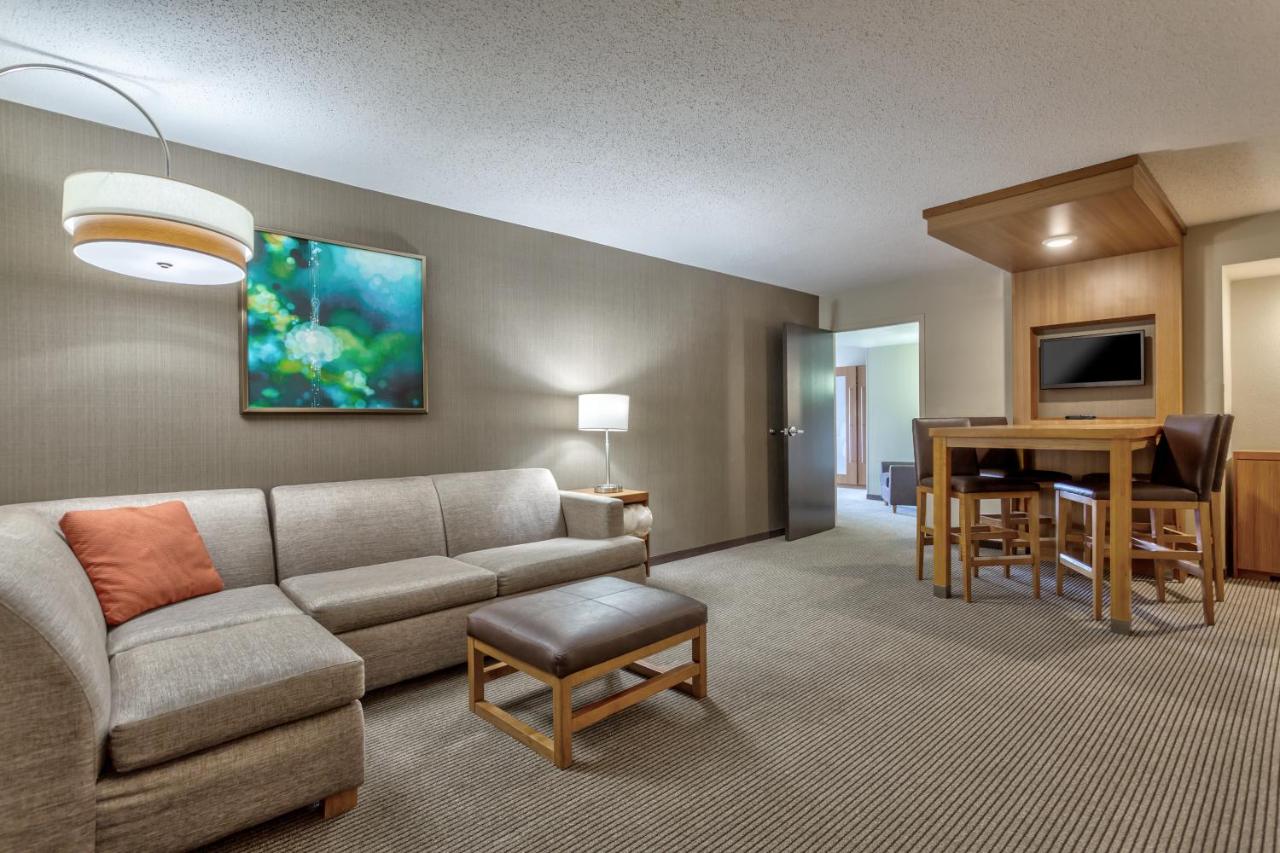 One-Bedroom Queen Suite at Hyatt Place Minneapolis Downtown