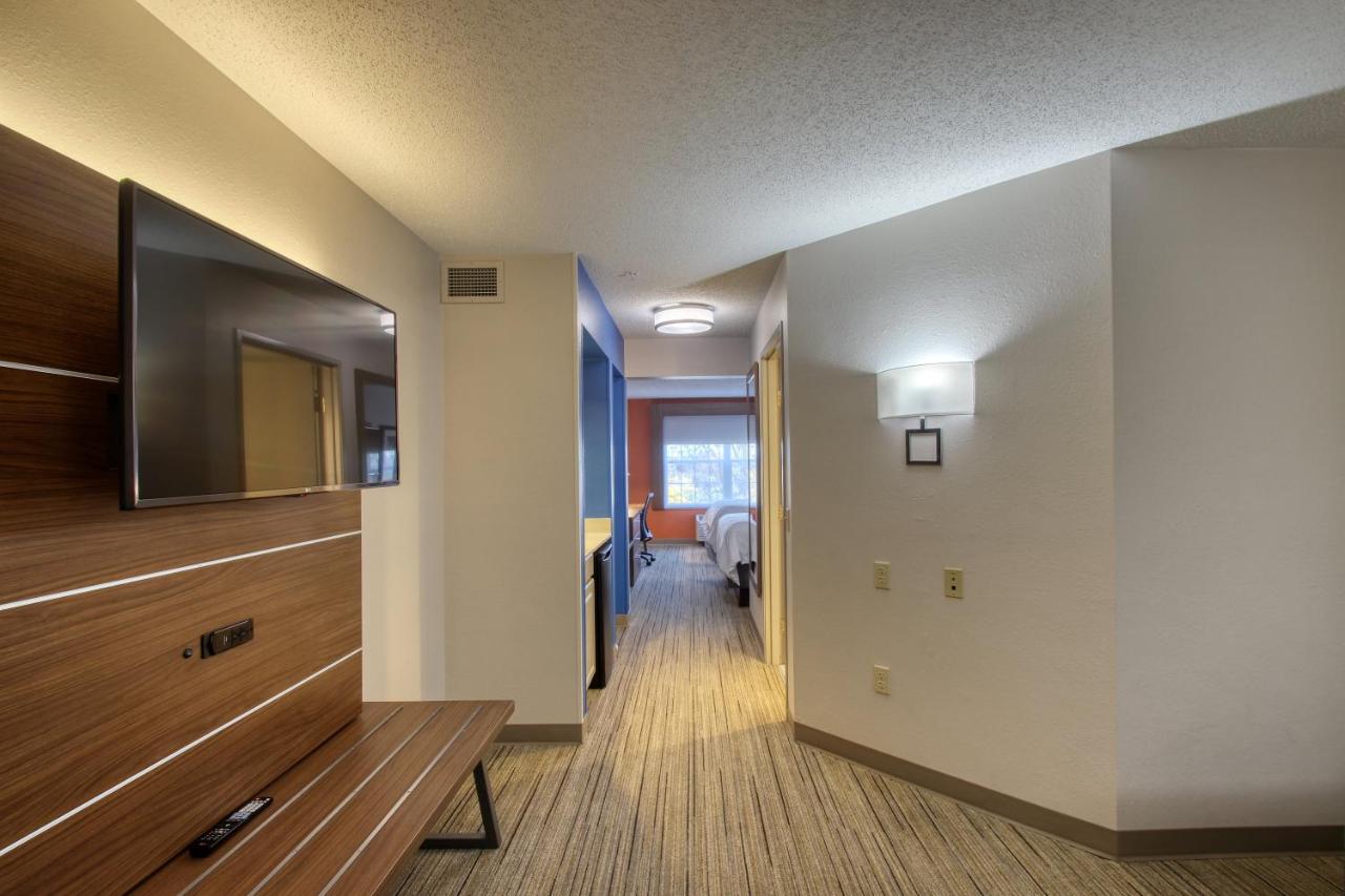 Queen Suite with Two Queen Beds - Non-Smoking at Holiday Inn Express Hotel & Suites Oshkosh by IHG
