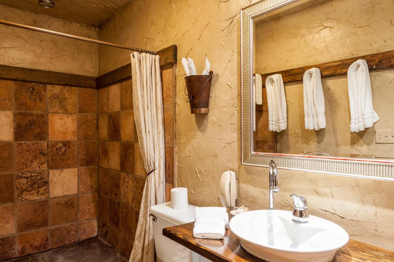 Club Room/ Coach Room at The Inn At Leola Village, a Historic Hotel of America