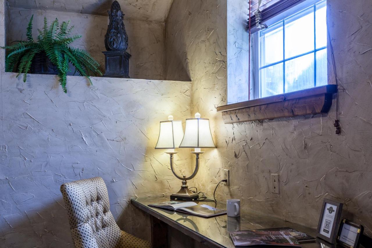 Club Room/ Coach Room at The Inn At Leola Village, a Historic Hotel of America