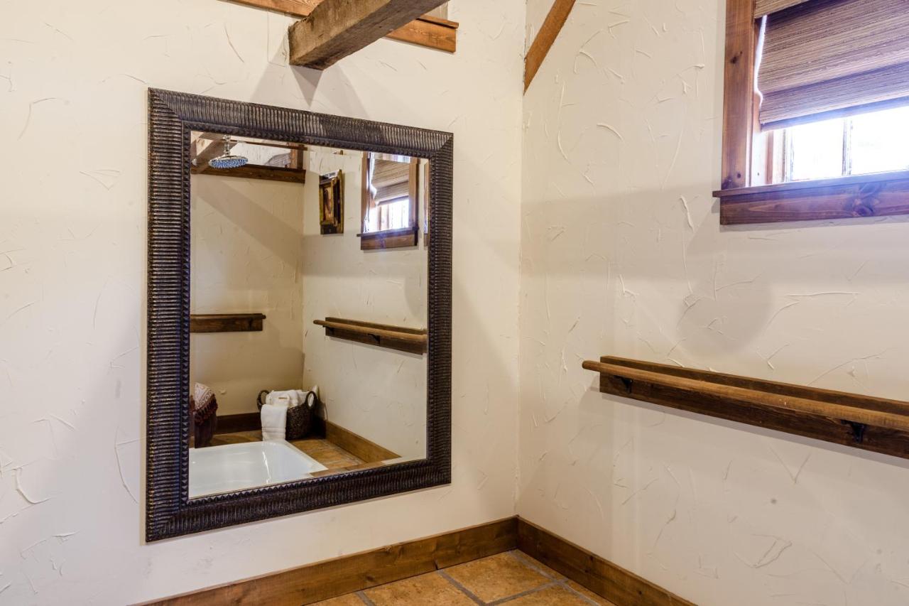 King Room with Spa Bath at The Inn At Leola Village, a Historic Hotel of America