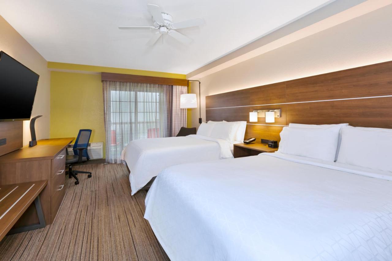 Queen Room with Two Queen Beds with View - Non-Smoking at Holiday Inn Express & Suites Petoskey by IHG