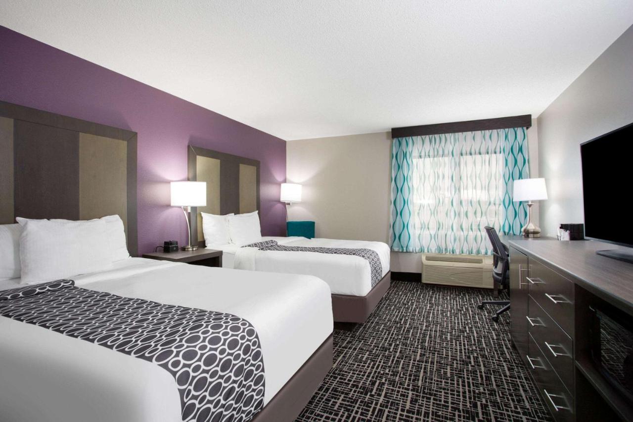 Deluxe Double Room with Two Double Beds at La Quinta Inn & Suites by Wyndham Roanoke Salem