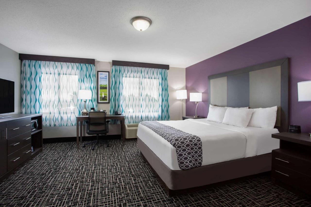 Deluxe King Suite - Non-Smoking at La Quinta Inn & Suites by Wyndham Roanoke Salem