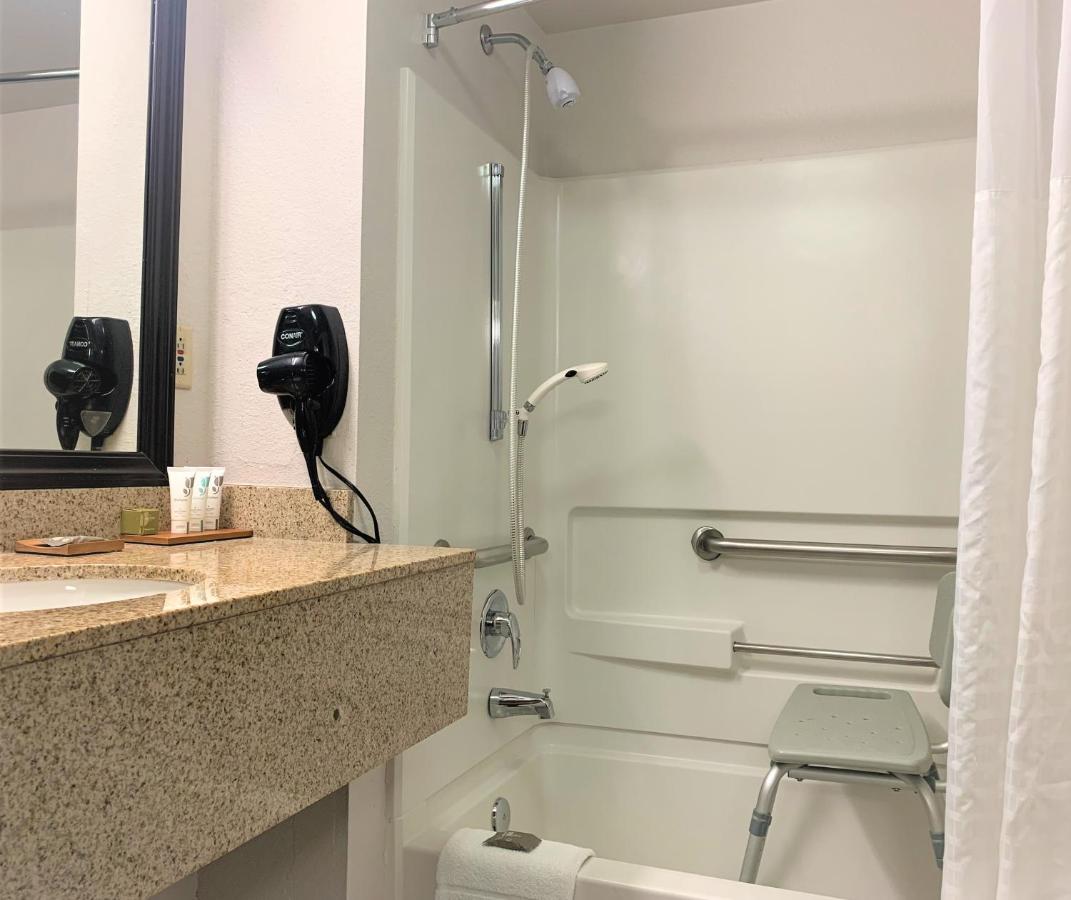 King Room - Disability Access/Non-Smoking at Country Inn & Suites by Radisson, Clarksville, TN