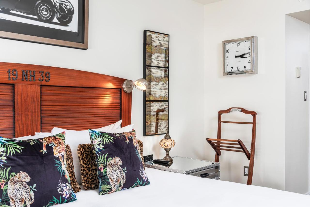 King Room with Ocean View at The National Hotel Miami Beach