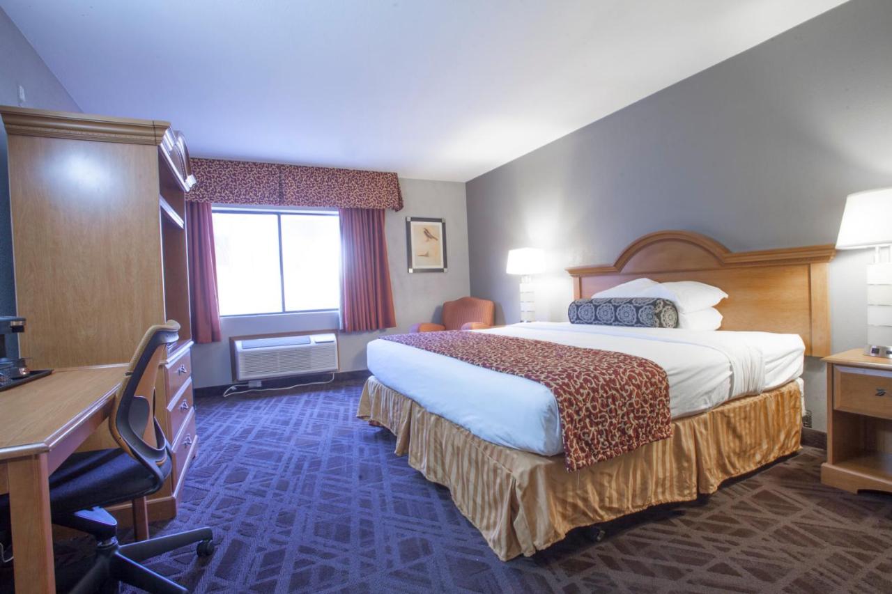 King Room - Non-Smoking at Ramada by Wyndham Barstow