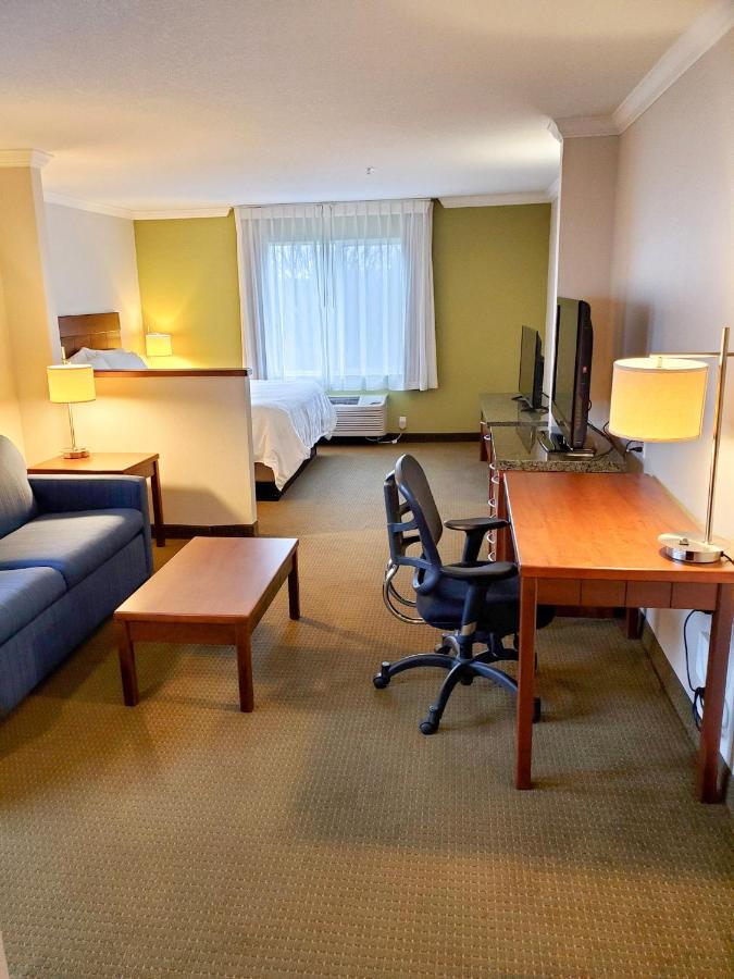 King Suite with Balcony at Holiday Inn Express Hotel & Suites Portland-NW Downtown by IHG