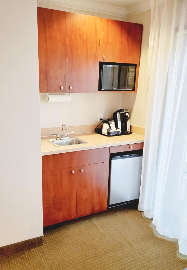 King Suite with Balcony at Holiday Inn Express Hotel & Suites Portland-NW Downtown by IHG