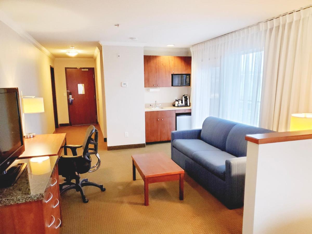 King Suite with Balcony at Holiday Inn Express Hotel & Suites Portland-NW Downtown by IHG